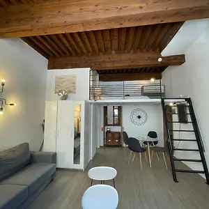 appartement-cosy-au-coeur-du-vieux-lyon.hotels-rhonealpes.com/